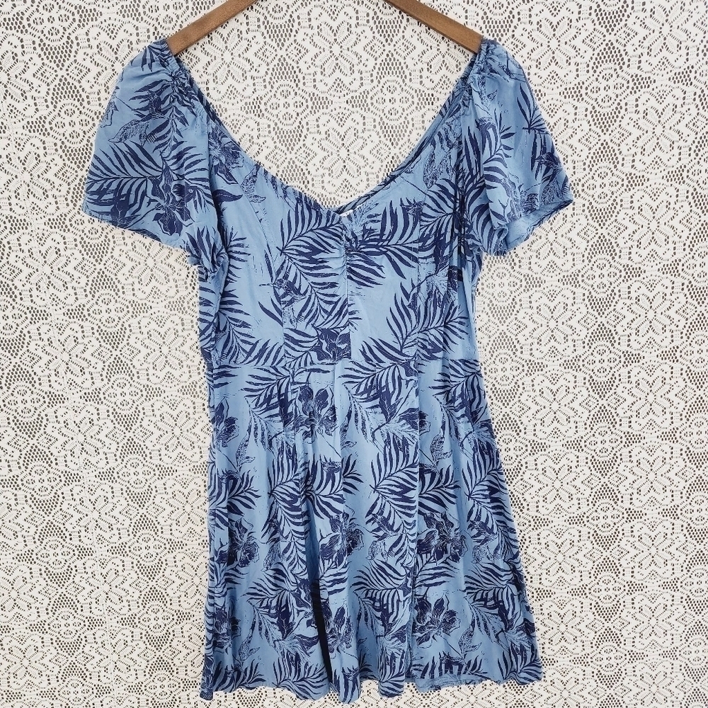 Roxy v neck scoop floral short sleeve dress L, could be a swimsuit cover up.